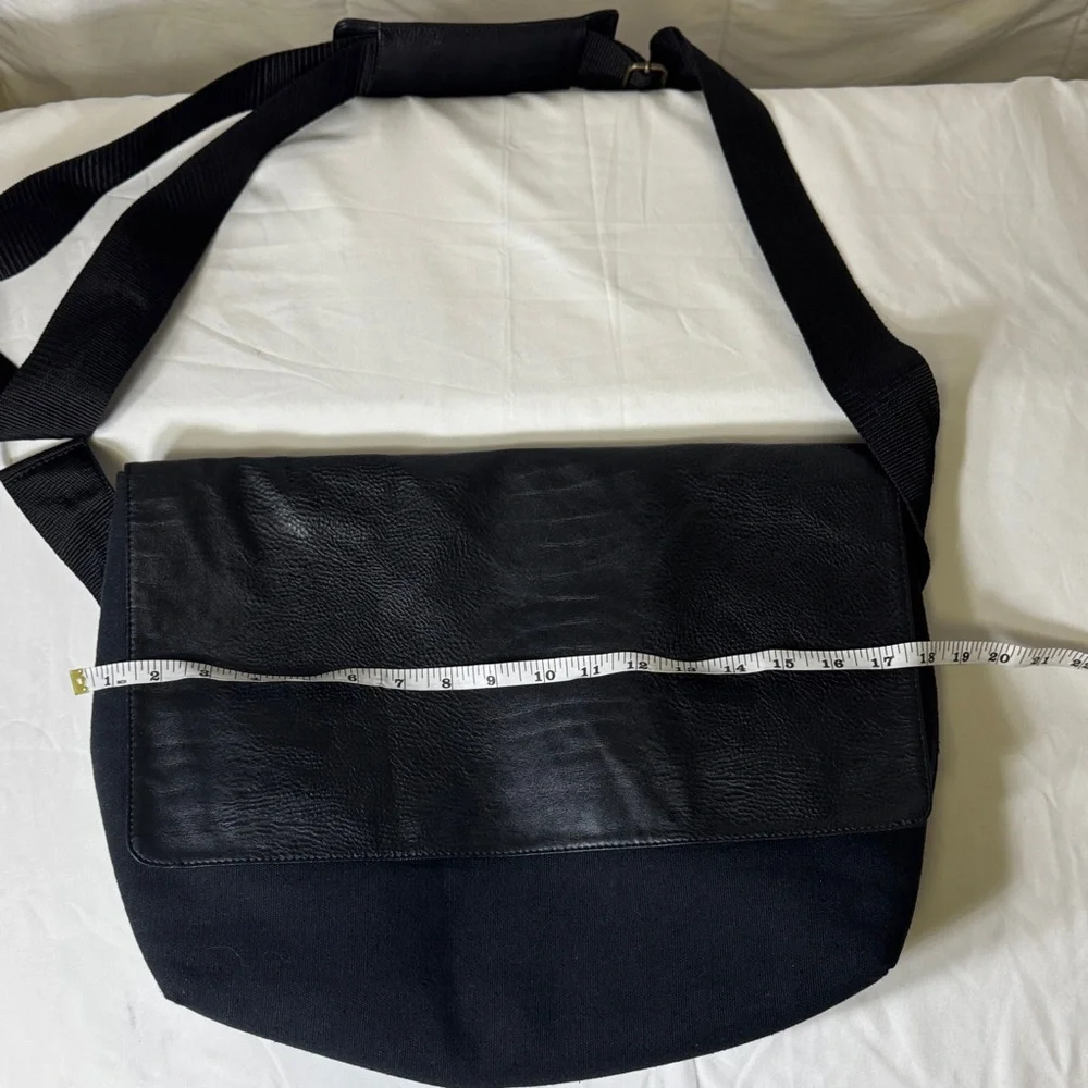 Attitude Black Leather & Canvas Messenger Bag Crossbody‎ Adjustable Strap